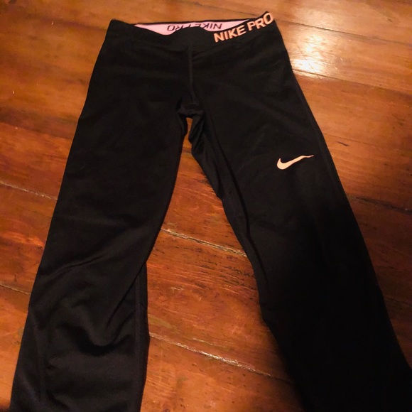 Nike Capri leggings - Picture 2 of 3